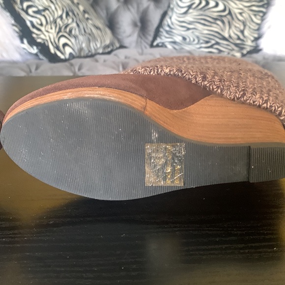 Brown sweater boots - Picture 5 of 9